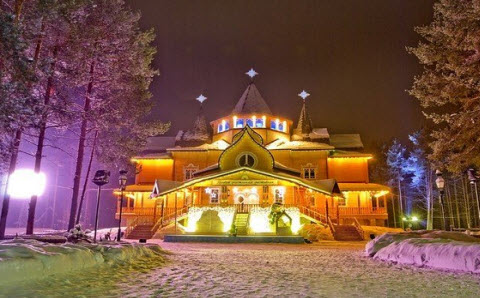 Деревянный дом Деда Мороза