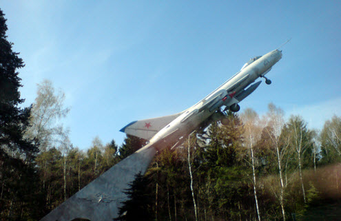трасса А103, памятник самолет поворот Чкаловский