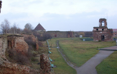 Вид на Королевскую башню и Руины Иоанновского собора