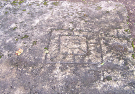 Надпись на камне возле Труворого креста