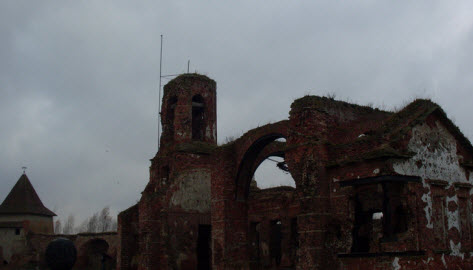Руины Иоанновского собора внутри крепости Орешек