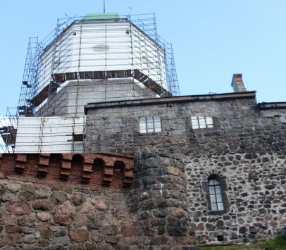 Башня Сапожника, северный корпус и башня св. Олафа, трасса М10