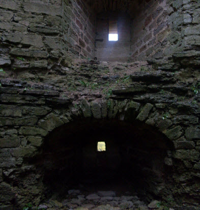 Наугольная башня изнутри, Копорская крепость, достопримечательности трассы М11