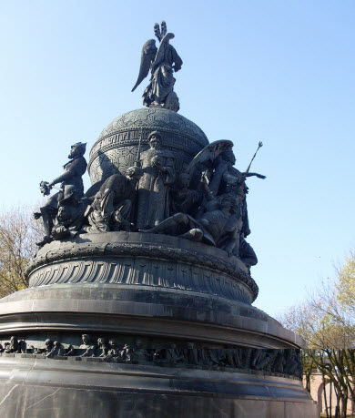 Памятник 1000 лет России, достопримечательности трассы М10