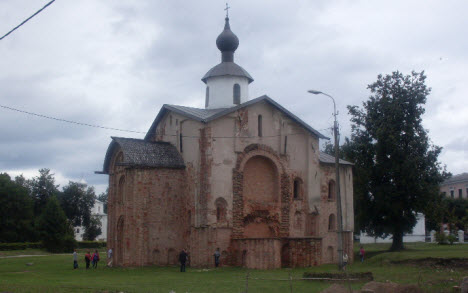 Церковь Параскевы-Пятницы 1207 г, Новгород, трасса М10