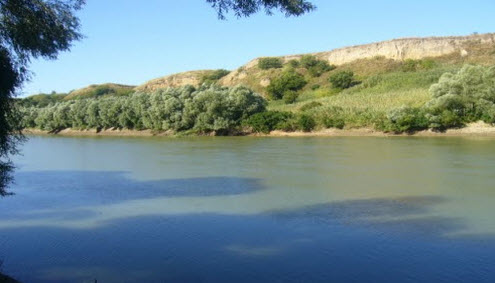 Река Кубань, вид с трассы Р251