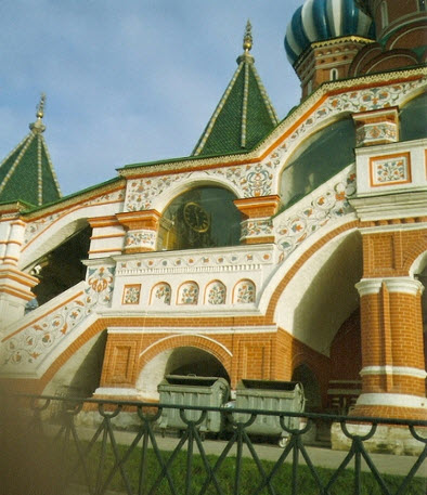 Храм Василия Блаженного, крыльцо с лестницей