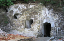 Вход в Белогорский пещерный храм