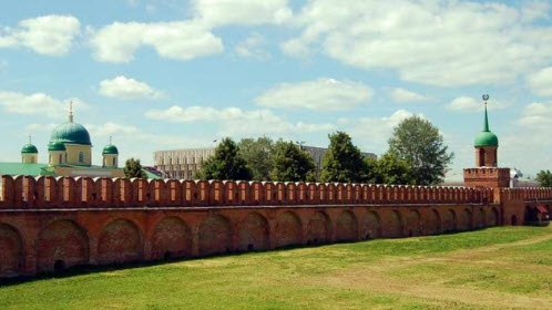 Крепостная стена и башня Одоевских ворот тульского кремля