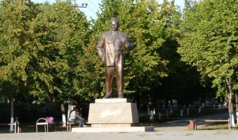 Памятник шолохову, Миллерово, трасса Р272