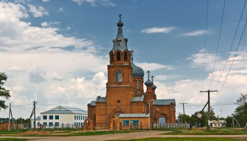 Церковь Покрова Пресвятой Богородицы, Краснохолм, трасса р335