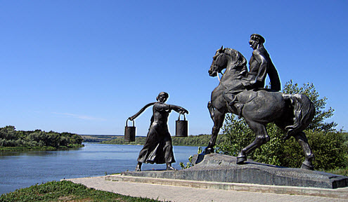 Памятник Григорий и Аксинья, Вешенская, трасса Р271