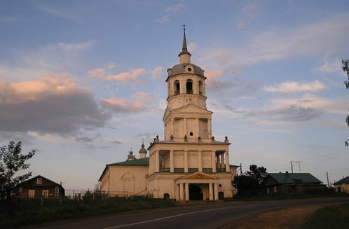 Церковь Троицы Живоначальной, трасса Р-169, Кстинино