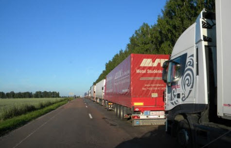 грузовики на границе, трасса р199