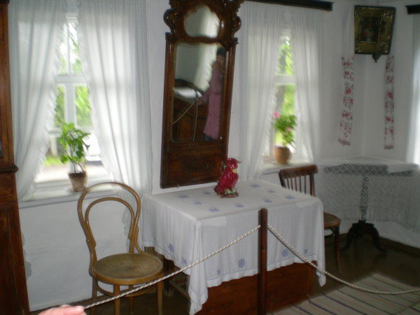 Горница в доме родителей Шолохова хутор Кружилинский 