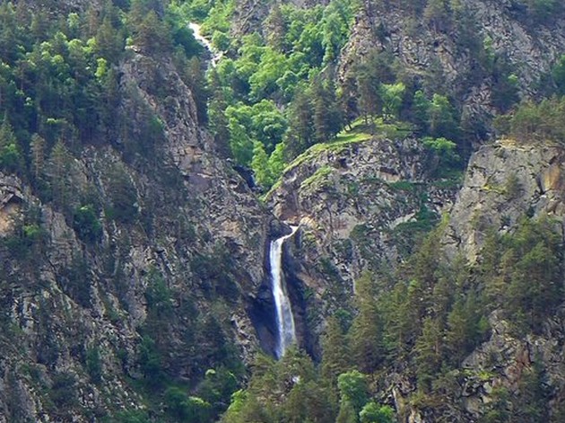 водопад на кавказе