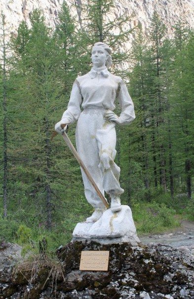 памятник альпинистке Галине Афанасьевой