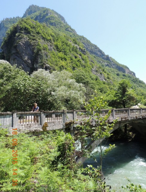 горная река в абхазии