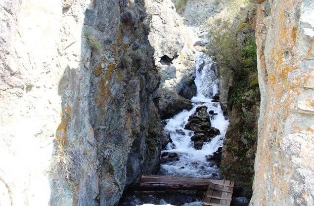 водопад Бельтертуюк горный алтай