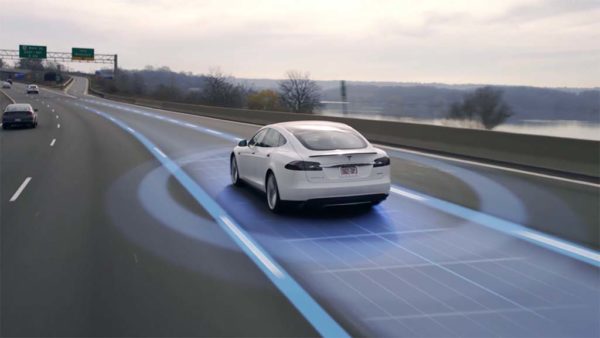 Как работает и ошибается автопилот Tesla?
