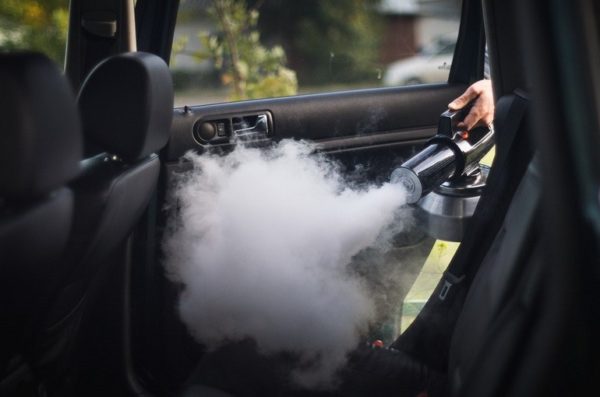 Лучшие способы избавиться от запаха табака в салоне автомобиля