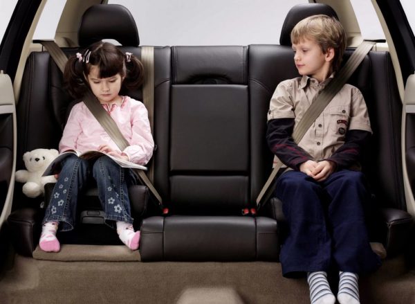 Как и чем обеспечить безопасность ребенка в автомобиле?