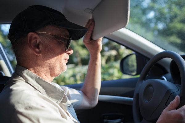 Дорога к солнцу: защита водителя от слепящих лучей при движении