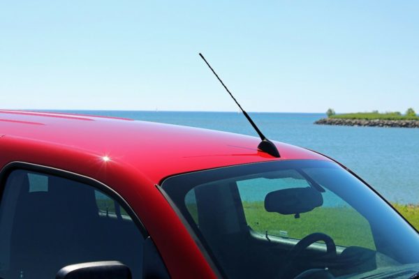 Почему у машин исчезли длинные антенны