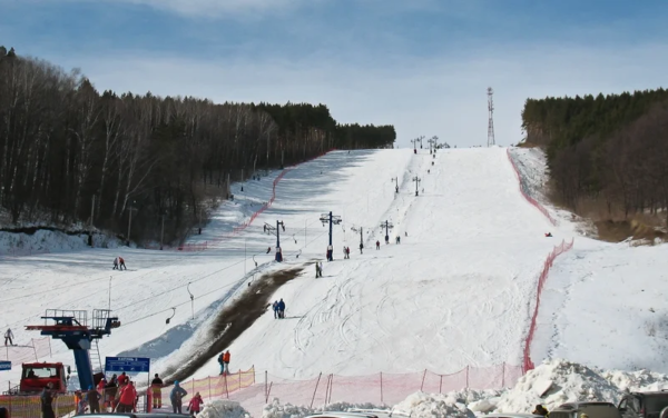 Активный отдых на новогодние праздники: лучшие лыжные трассы России