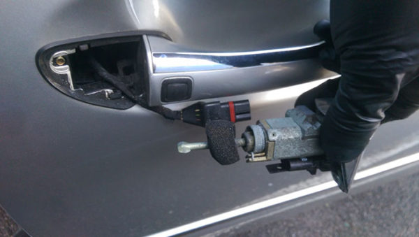 Пошаговое выполнение ремонта дверей автомобиля своими руками