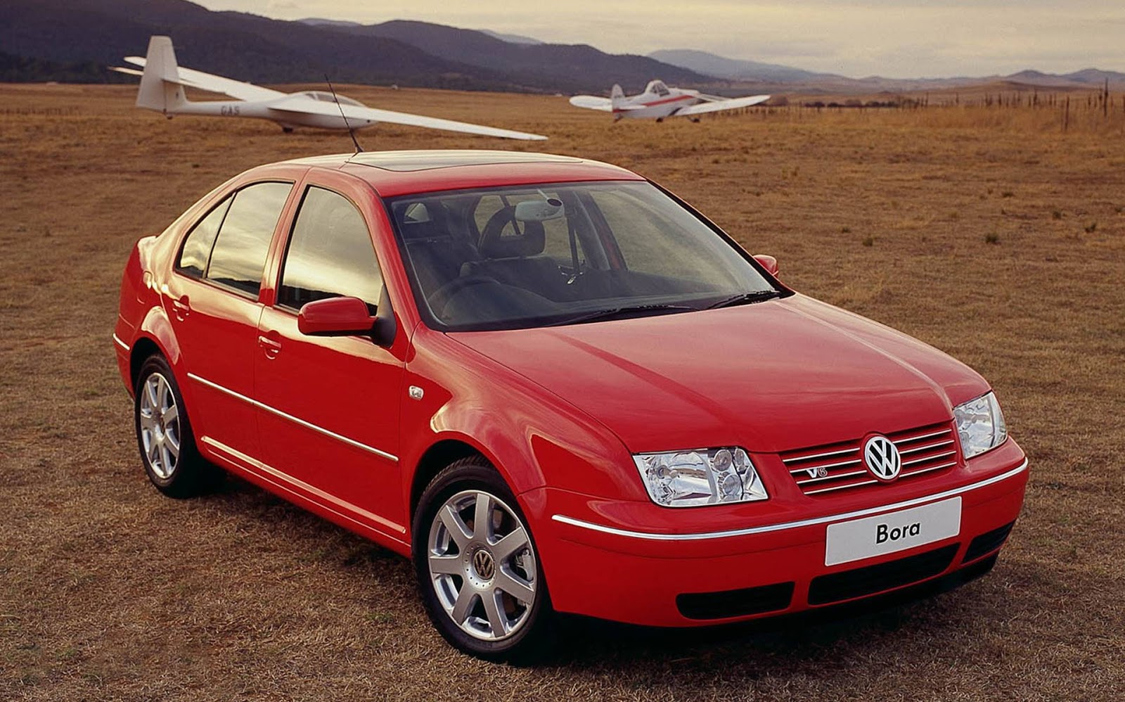 Volkswagen Bora: Легенда гольф-класса, покорившая мир
